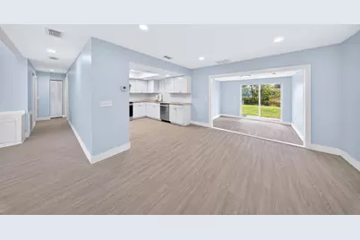 662 SE Essex Drive, Port Saint Lucie, FL 34984 - Photo 10