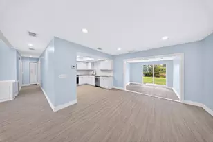 662 SE Essex Dr, Port Saint Lucie, FL 34984 - Photo 10