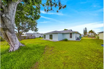 662 SE Essex Drive, Port Saint Lucie, FL 34984 - Photo 36