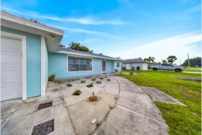 662 SE Essex Drive, Port Saint Lucie, FL 34984 - Photo 40