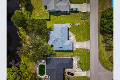 662 SE Essex Drive, Port Saint Lucie, FL 34984 - Photo 6