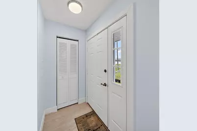 662 SE Essex Drive, Port Saint Lucie, FL 34984 - Photo 8