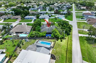 674 SE Starfish Ave, Port Saint Lucie, FL 34983 - Photo 10