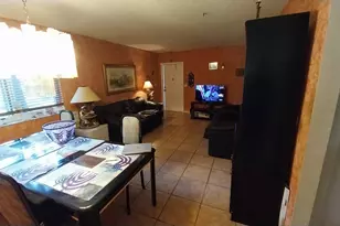 651 NW 79th Ave, Pembroke Pines, FL 33024 - Photo 6