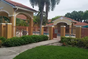 651 NW 79th Ave, Pembroke Pines, FL 33024 - Photo 20