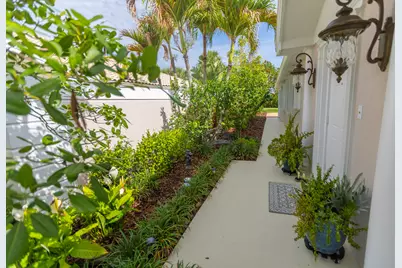 11980 SW Elsinore Drive, Port Saint Lucie, FL 34987 - Photo 2