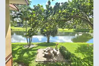 209 Oxford 100 #209, West Palm Beach, FL 33417 - Photo 2