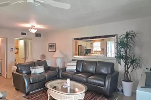 209 Oxford 100, West Palm Beach, FL 33417 - Photo 6