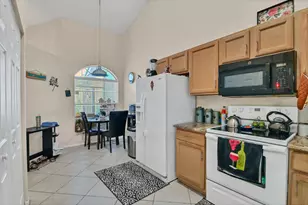 8072 Key W Ln, Boynton Beach, FL 33472 - Photo 4