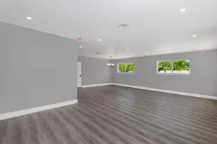 2733 NE 6th Ave, Wilton Manors, FL 33334 - Photo 2
