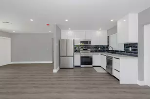 2733 NE 6th Ave, Wilton Manors, FL 33334 - Photo 8