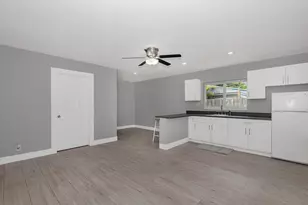 2733 NE 6th Ave, Wilton Manors, FL 33334 - Photo 26