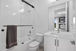 8252 Essex Country Clb Dr, Boca Raton, FL 33434 - Photo 44