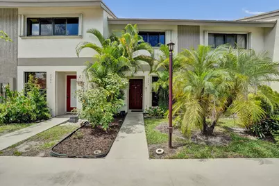 3028 S Oakland Forest Drive #3204, Oakland Park, FL 33309 - Photo 1