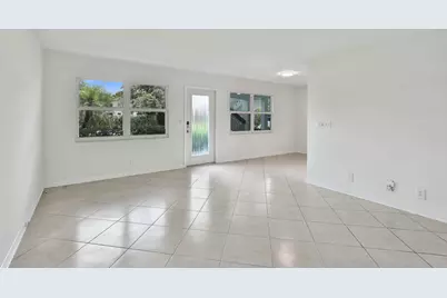 1112 Oakridge #1112, Deerfield Beach, FL 33442 - Photo 4