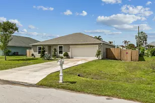 766 SE Academy Ln, Port Saint Lucie, FL 34984 - Photo 2