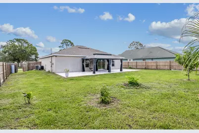 766 SE Academy Lane, Port Saint Lucie, FL 34984 - Photo 8
