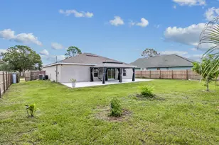766 SE Academy Ln, Port Saint Lucie, FL 34984 - Photo 8