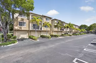 800 S Crestwood Ct Ct S, Royal Palm Beach, FL 33411 - Photo 2