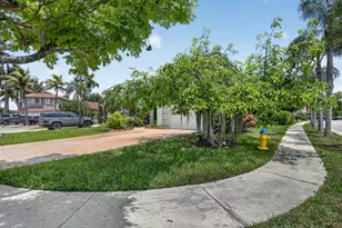 10690 NW 2nd Cir, Pembroke Pines, FL 33026 - Photo 28
