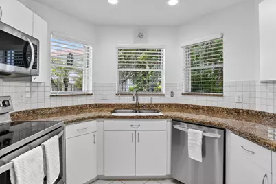 10690 NW 2nd Circle, Pembroke Pines, FL 33026 - Photo 12