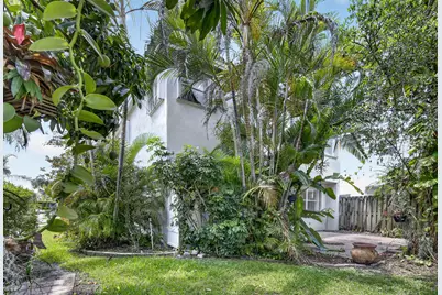10690 NW 2nd Circle, Pembroke Pines, FL 33026 - Photo 38