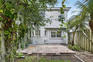10690 NW 2nd Cir, Pembroke Pines, FL 33026 - Photo 36