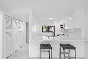 510 W Park Dr, Miami, FL 33172 - Photo 18