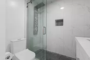 510 W Park Dr, Miami, FL 33172 - Photo 14