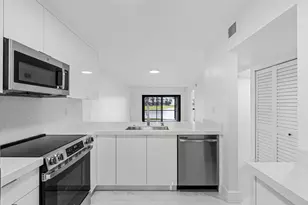 510 W Park Dr, Miami, FL 33172 - Photo 2