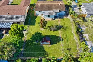 837 NW 41st St, Oakland Park, FL 33309 - Photo 20