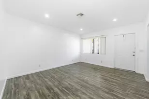 837 NW 41st St, Oakland Park, FL 33309 - Photo 8