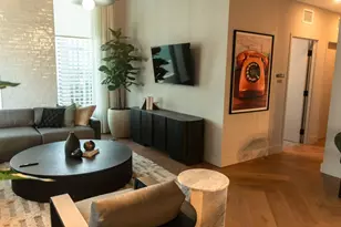 121 NE 5th St, Miami, FL 33132 - Photo 8