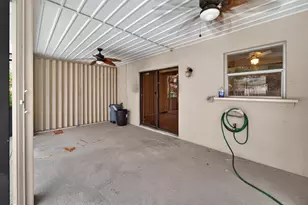 214 NE Camelot Dr, Port Saint Lucie, FL 34983 - Photo 30