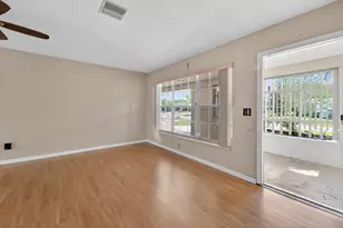 214 NE Camelot Dr, Port Saint Lucie, FL 34983 - Photo 10
