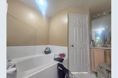 589 NW Fairfax Avenue, Port Saint Lucie, FL 34983 - Photo 24