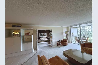 3930 Oaks Clubhouse Drive #506, Pompano Beach, FL 33069 - Photo 4