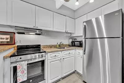 2124 NE 5th Avenue #212, Wilton Manors, FL 33305 - Photo 8
