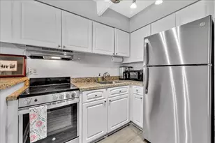 2124 NE 5th Ave, Wilton Manors, FL 33305 - Photo 8