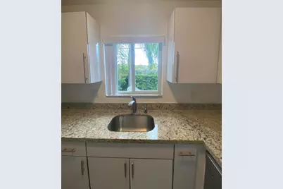 560-570 NE 19th Avenue, Deerfield Beach, FL 33441 - Photo 10