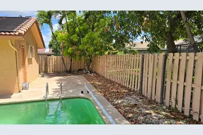 2499 NW 92nd Avenue, Coral Springs, FL 33065 - Photo 24