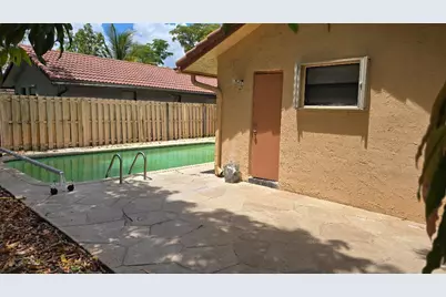 2499 NW 92nd Avenue, Coral Springs, FL 33065 - Photo 22