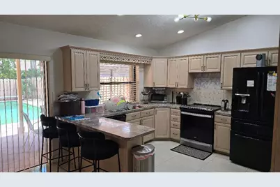 2499 NW 92nd Avenue, Coral Springs, FL 33065 - Photo 8