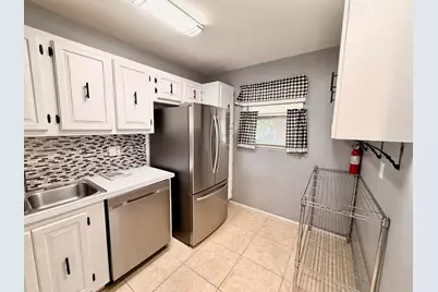 120 Lake Evelyn Drive, West Palm Beach, FL 33411 - Photo 4