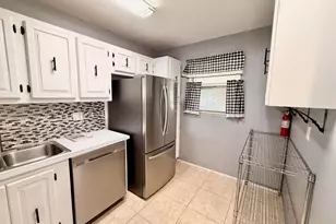 120 Lake Evelyn Dr, West Palm Beach, FL 33411 - Photo 4