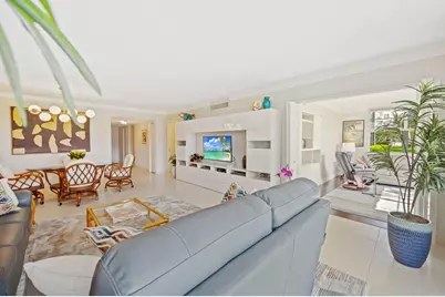 3700 Oaks Clubhouse Drive #106, Pompano Beach, FL 33069 - Photo 4