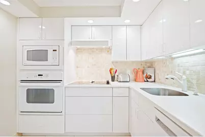 3700 Oaks Clubhouse Drive #106, Pompano Beach, FL 33069 - Photo 12
