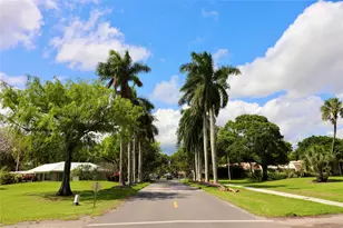 3700 Oaks Clubhouse Dr, Pompano Beach, FL 33069 - Photo 30