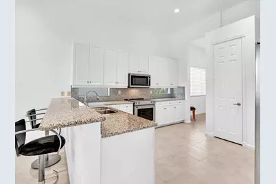 8005 Via Grande, Boynton Beach, FL 33437 - Photo 10