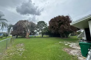 738 SW Ravenswood Ln, Port Saint Lucie, FL 34983 - Photo 20